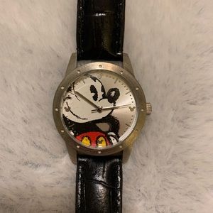 Disney Mickey Mouse Watch, Black leather band